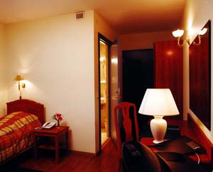 Basic single with private facilities, and breakfast